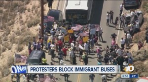 Protesters_force_buses_carrying_undocume_1758150000_6619946_ver1.0_640_480
